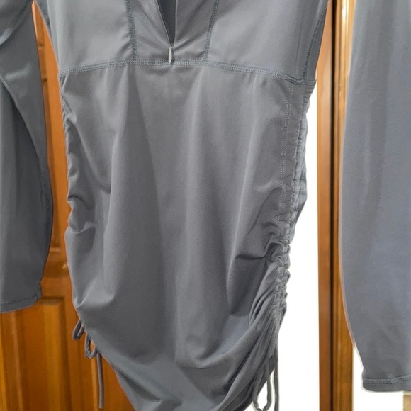 Athleta Tidal Rash Guard Top - Picture 6 of 16